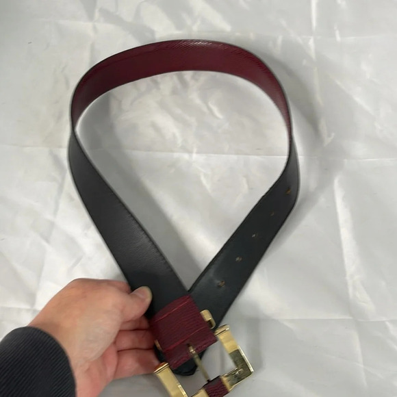 VINTAGE 90’s Simon Chang Reptile Embossed Belt Burgundy Gold Buckle Leather M - Picture 4 of 10